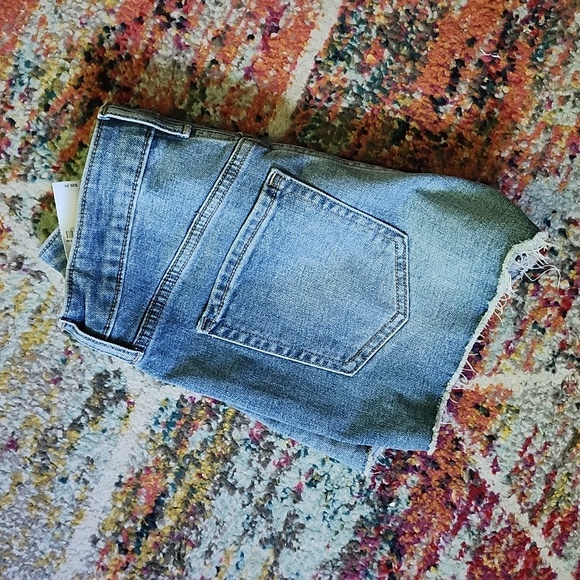 Old Navy High Rise OG Straight denim shorts NWT - Picture 7 of 9